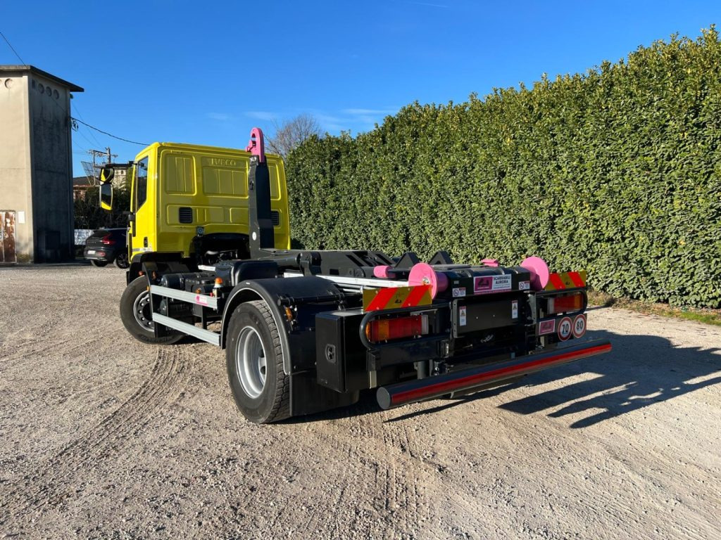 IVECO EUROCARGO 180EL28 SCARRABILE - Hook lift: gambar 5 IVECO EUROCARGO 180EL28 SCARRABILE - Hook lift: gambar 5
