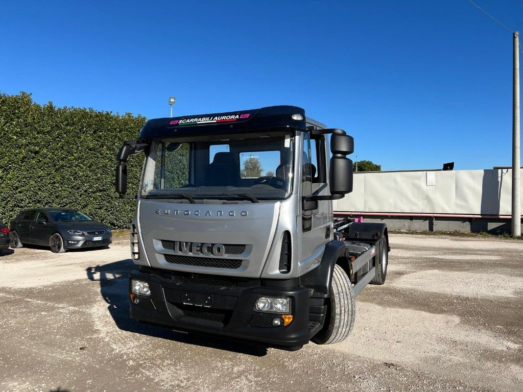 IVECO EUROCARGO 180EL28 SCARRABILE - Hook lift: gambar 2 IVECO EUROCARGO 180EL28 SCARRABILE - Hook lift: gambar 2