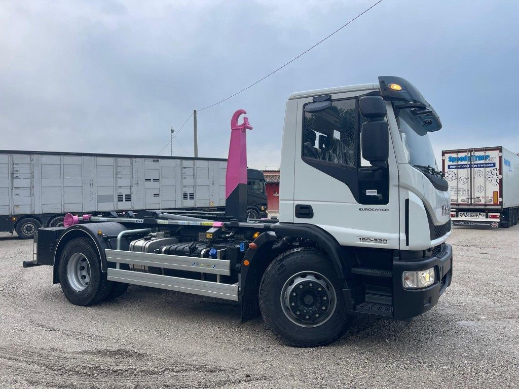 IVECO EUROCARGO 180K32 SCARRABILE NUOVO - Hook lift: gambar 5 IVECO EUROCARGO 180K32 SCARRABILE NUOVO - Hook lift: gambar 5