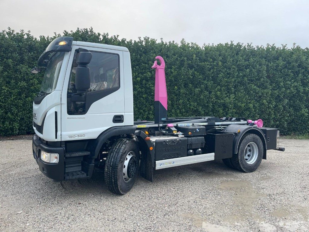 IVECO EUROCARGO 180K32 SCARRABILE NUOVO - Hook lift: gambar 2 IVECO EUROCARGO 180K32 SCARRABILE NUOVO - Hook lift: gambar 2