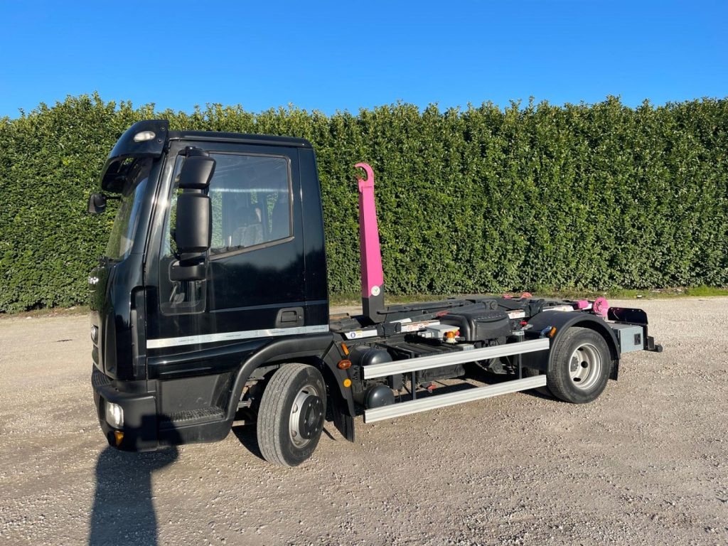 IVECO EUROCARGO 75E18 CON SCARRABILE NUOVO - Hook lift: gambar 3 IVECO EUROCARGO 75E18 CON SCARRABILE NUOVO - Hook lift: gambar 3