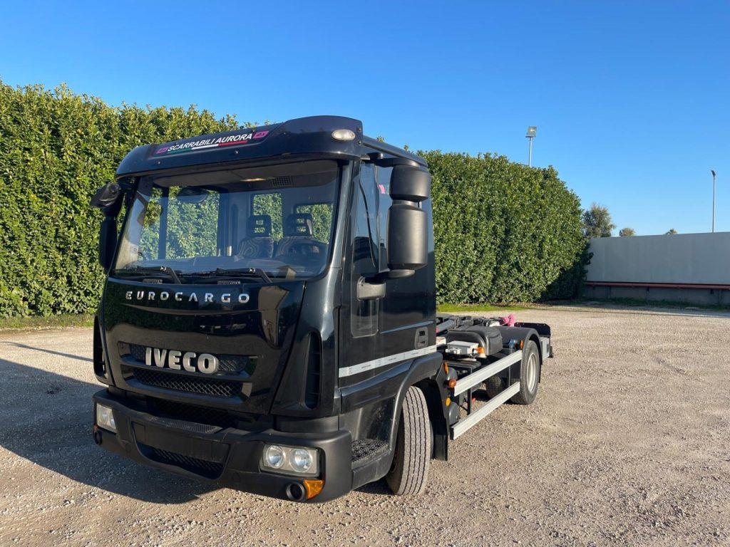 IVECO EUROCARGO 75E18 CON SCARRABILE NUOVO - Hook lift: gambar 2 IVECO EUROCARGO 75E18 CON SCARRABILE NUOVO - Hook lift: gambar 2
