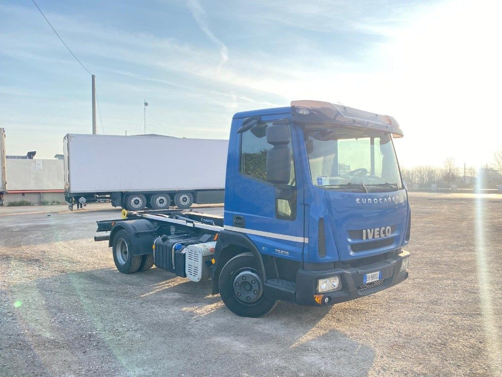 Hook lift IVECO EUROCARGO 75E18 SCARRABILE: gambar 8 Hook lift IVECO EUROCARGO 75E18 SCARRABILE: gambar 8
