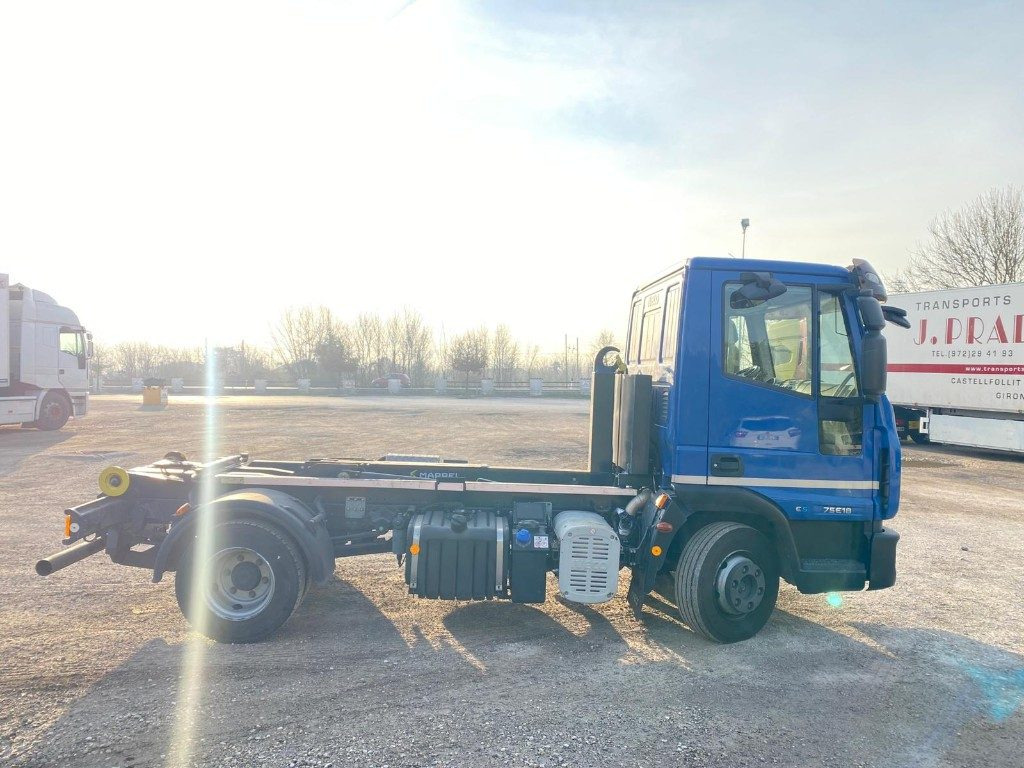 Hook lift IVECO EUROCARGO 75E18 SCARRABILE: gambar 7 Hook lift IVECO EUROCARGO 75E18 SCARRABILE: gambar 7
