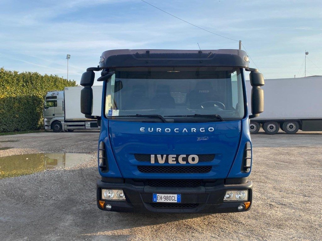 IVECO EUROCARGO 75E18 SCARRABILE - Hook lift: gambar 2 IVECO EUROCARGO 75E18 SCARRABILE - Hook lift: gambar 2