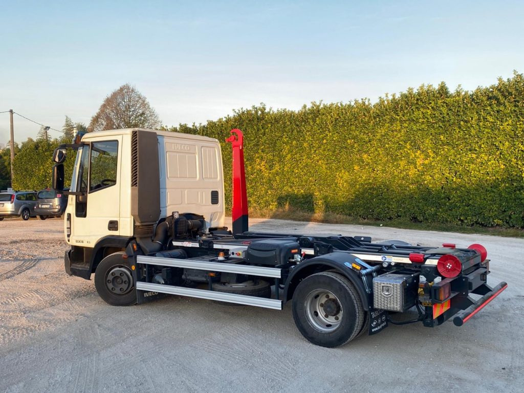 IVECO EUROCARGO 80 E18 CON IMPIANTO SCARRABILE NUO - Hook lift: gambar 5 IVECO EUROCARGO 80 E18 CON IMPIANTO SCARRABILE NUO - Hook lift: gambar 5