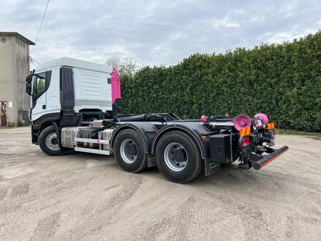 IVECO STRALIS X-WAY 510 TRAKKER SCARRABILE - Hook lift: gambar 3 IVECO STRALIS X-WAY 510 TRAKKER SCARRABILE - Hook lift: gambar 3