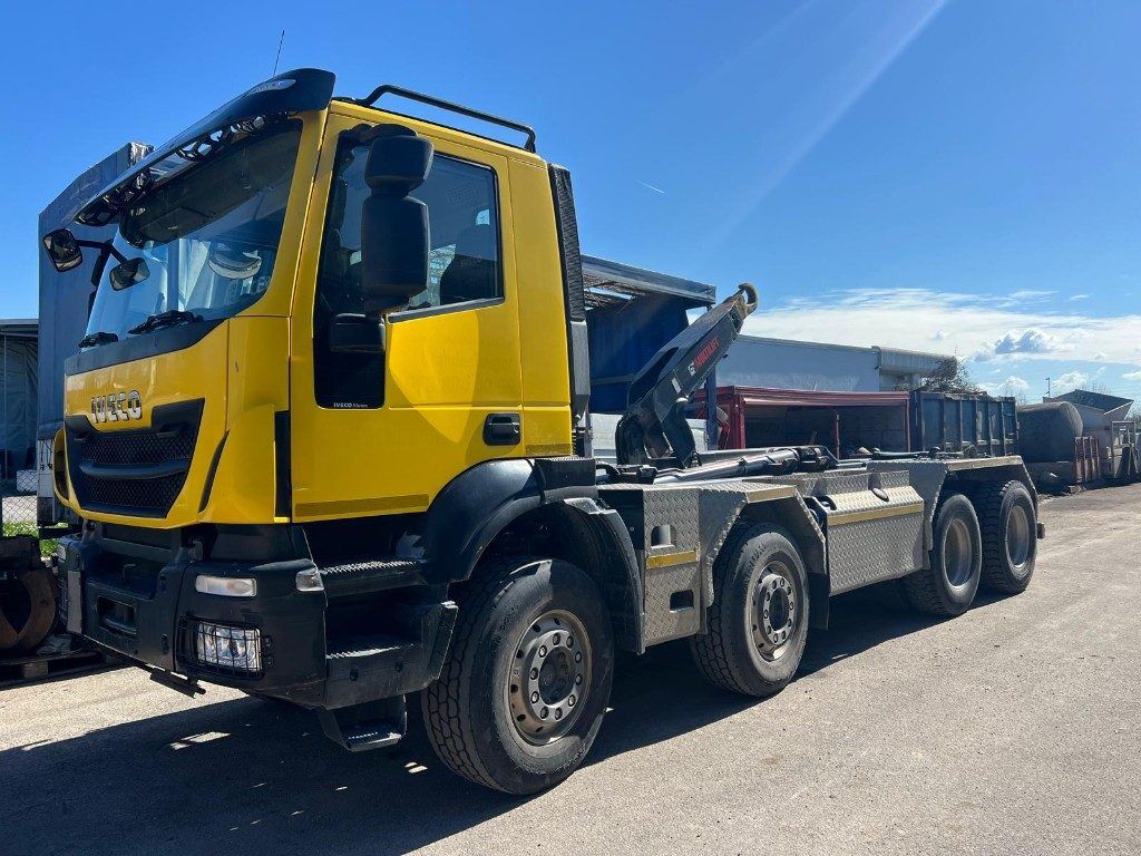 IVECO TRAKKER 340T45 SCARRABILE BALESTRATO - Hook lift: gambar 1 IVECO TRAKKER 340T45 SCARRABILE BALESTRATO - Hook lift: gambar 1