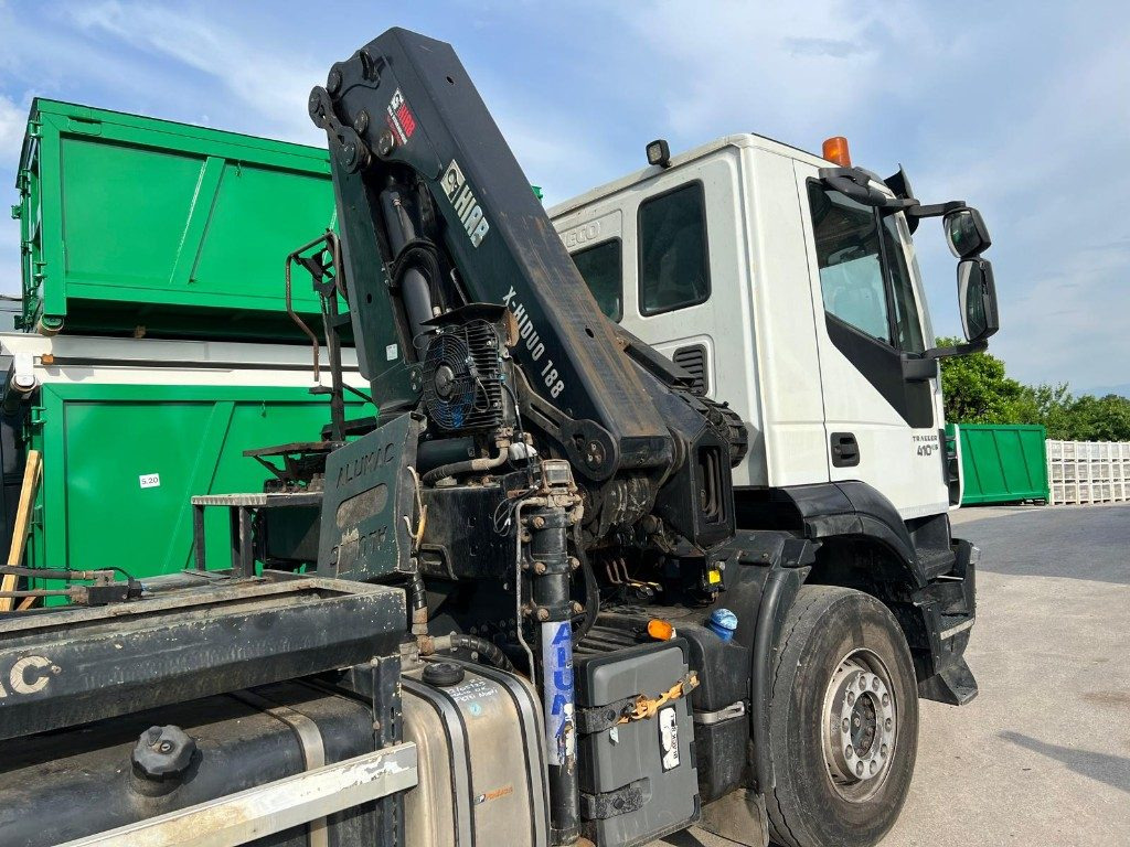 IVECO TRAKKER 410 SCARRABILE - Hook lift: gambar 5 IVECO TRAKKER 410 SCARRABILE - Hook lift: gambar 5