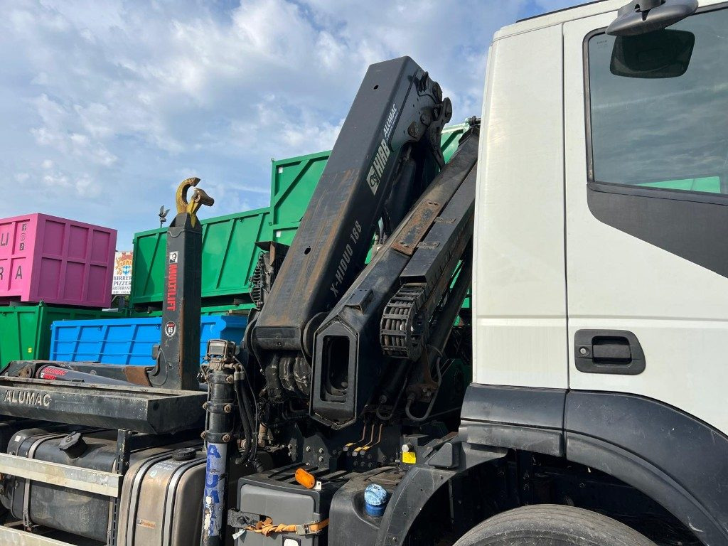 IVECO TRAKKER 410 SCARRABILE - Hook lift: gambar 3 IVECO TRAKKER 410 SCARRABILE - Hook lift: gambar 3