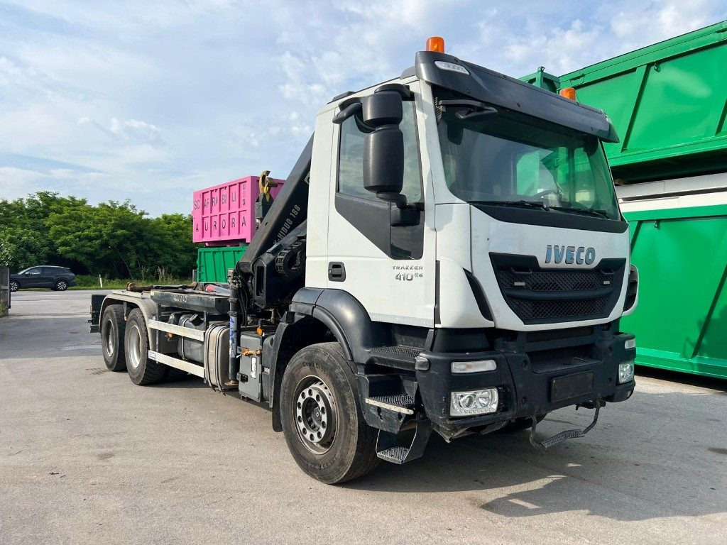 IVECO TRAKKER 410 SCARRABILE - Hook lift: gambar 2 IVECO TRAKKER 410 SCARRABILE - Hook lift: gambar 2