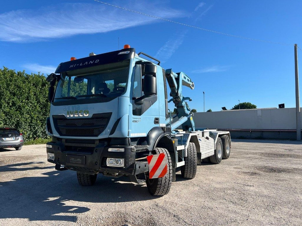 IVECO TRAKKER 450 SCARRABILE - Hook lift: gambar 2 IVECO TRAKKER 450 SCARRABILE - Hook lift: gambar 2