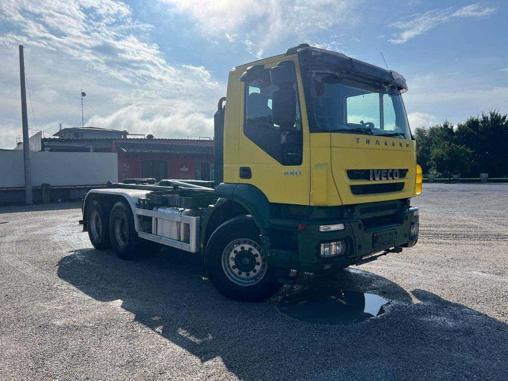 IVECO TRAKKER 450 SCARRABILE - Hook lift: gambar 2 IVECO TRAKKER 450 SCARRABILE - Hook lift: gambar 2