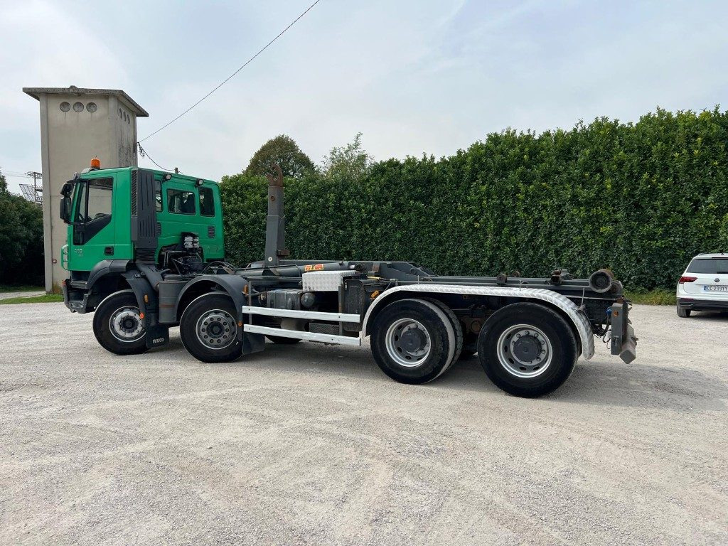 IVECO TRAKKER AD340T41 SCARRABILE - Hook lift: gambar 4 IVECO TRAKKER AD340T41 SCARRABILE - Hook lift: gambar 4