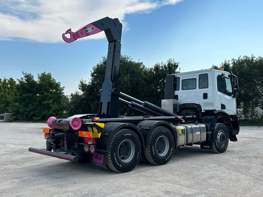 IVECO TRAKKER T-WAY AD380T NUOVO SCARRABILE - Hook lift: gambar 5 IVECO TRAKKER T-WAY AD380T NUOVO SCARRABILE - Hook lift: gambar 5