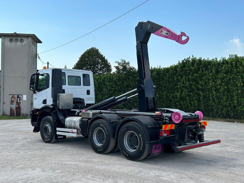 IVECO TRAKKER T-WAY AD380T NUOVO SCARRABILE - Hook lift: gambar 3 IVECO TRAKKER T-WAY AD380T NUOVO SCARRABILE - Hook lift: gambar 3