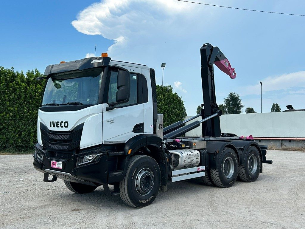 IVECO TRAKKER T-WAY AD380T NUOVO SCARRABILE - Hook lift: gambar 1 IVECO TRAKKER T-WAY AD380T NUOVO SCARRABILE - Hook lift: gambar 1
