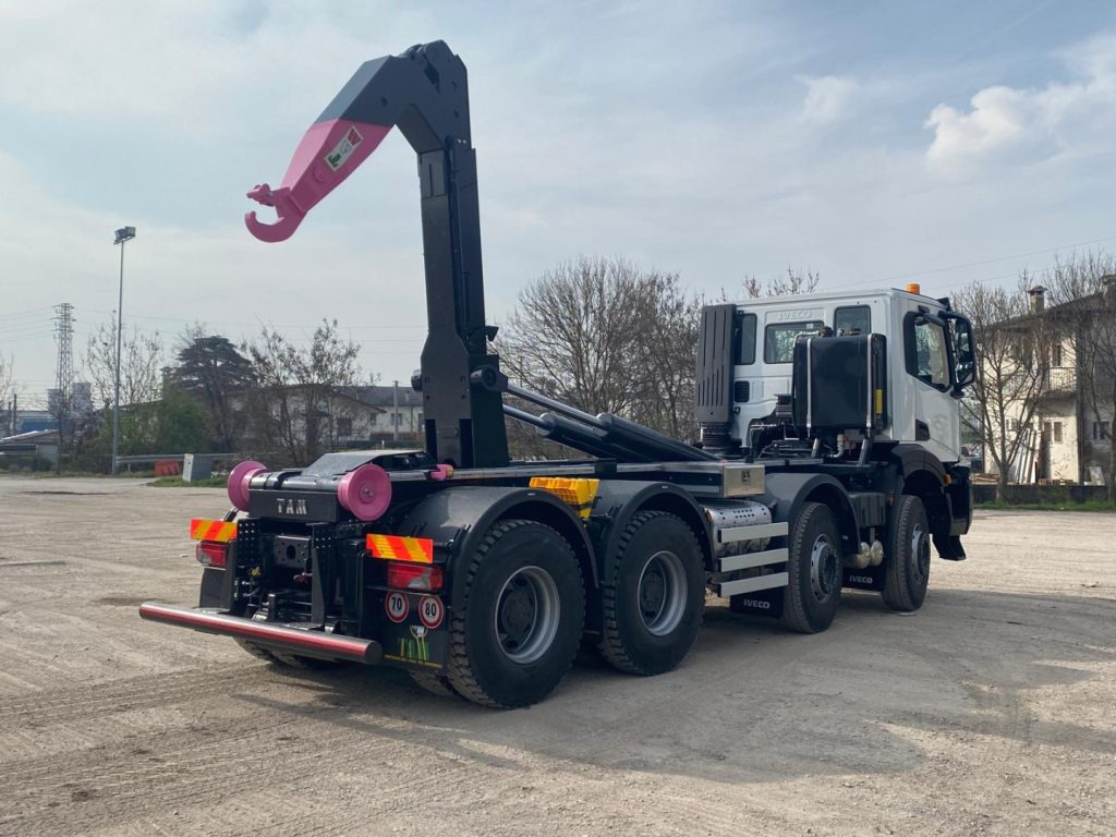 IVECO TRAKKER T-WAY AD510 NUOVO SCARRABILE - Hook lift: gambar 3 IVECO TRAKKER T-WAY AD510 NUOVO SCARRABILE - Hook lift: gambar 3