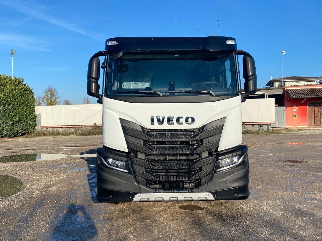 IVECO X-WAY AD280X48 NUOVO SCARRABILE PASSO 4500 - Hook lift: gambar 2 IVECO X-WAY AD280X48 NUOVO SCARRABILE PASSO 4500 - Hook lift: gambar 2
