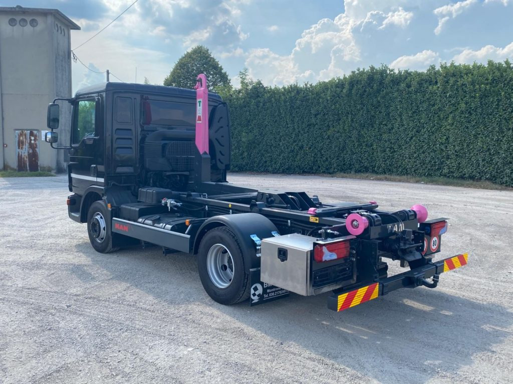 MAN TGL 12.220 CON SCARRABILE NUOVO - Hook lift: gambar 5 MAN TGL 12.220 CON SCARRABILE NUOVO - Hook lift: gambar 5