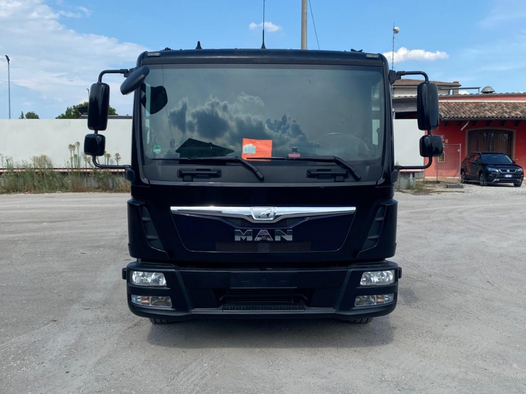 MAN TGL 12.220 CON SCARRABILE NUOVO - Hook lift: gambar 2 MAN TGL 12.220 CON SCARRABILE NUOVO - Hook lift: gambar 2