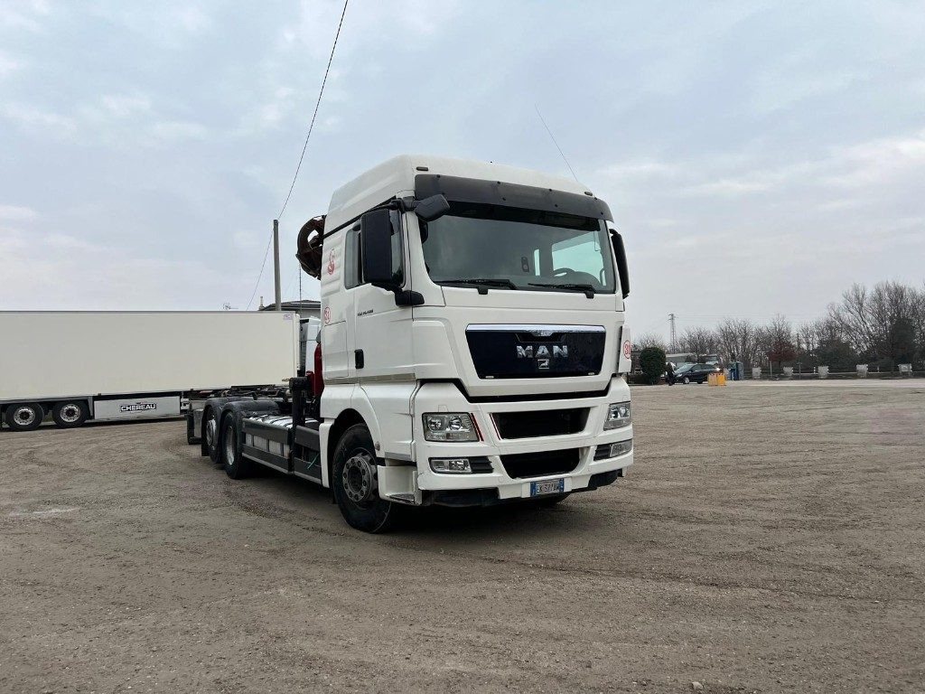 MAN TGX 26.480 SCARRABILE CON GRU - Hook lift: gambar 2 MAN TGX 26.480 SCARRABILE CON GRU - Hook lift: gambar 2