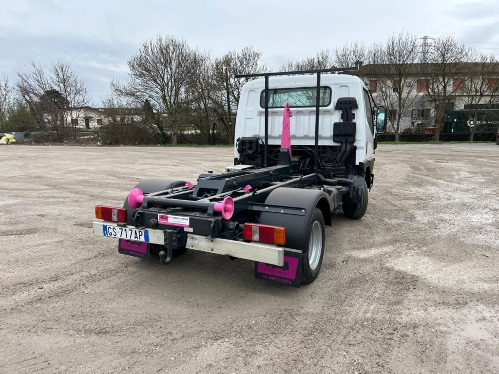 MITSUBISHI CANTER 3.0 SCARRABILE - Hook lift: gambar 5 MITSUBISHI CANTER 3.0 SCARRABILE - Hook lift: gambar 5