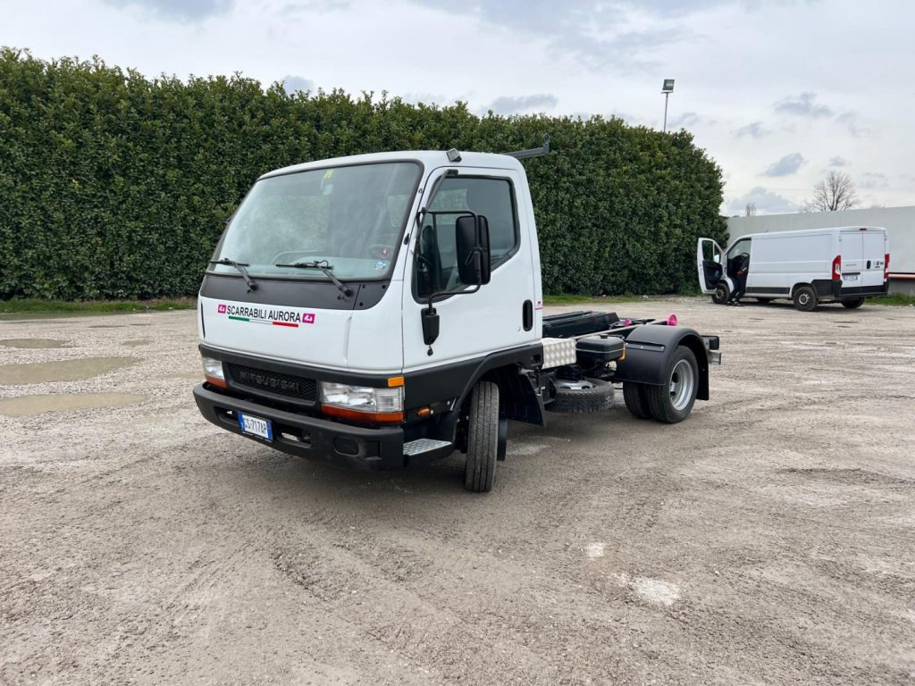 MITSUBISHI CANTER 3.0 SCARRABILE - Hook lift: gambar 1 MITSUBISHI CANTER 3.0 SCARRABILE - Hook lift: gambar 1