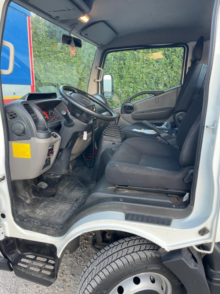 NISSAN NT400 SCARRABILE PATENTE B - Hook lift: gambar 4 NISSAN NT400 SCARRABILE PATENTE B - Hook lift: gambar 4