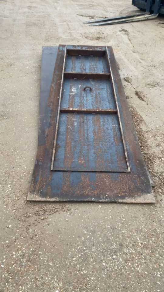 PEDANE IN FERRO PER CONTAINER - Peralatan lainnya: gambar 4 PEDANE IN FERRO PER CONTAINER - Peralatan lainnya: gambar 4