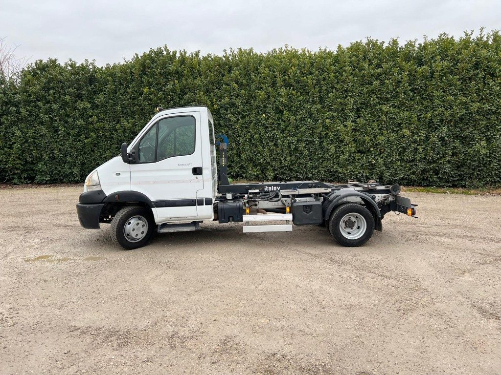 RENAULT MASCOTT SCARRABILE - Hook lift: gambar 1 RENAULT MASCOTT SCARRABILE - Hook lift: gambar 1