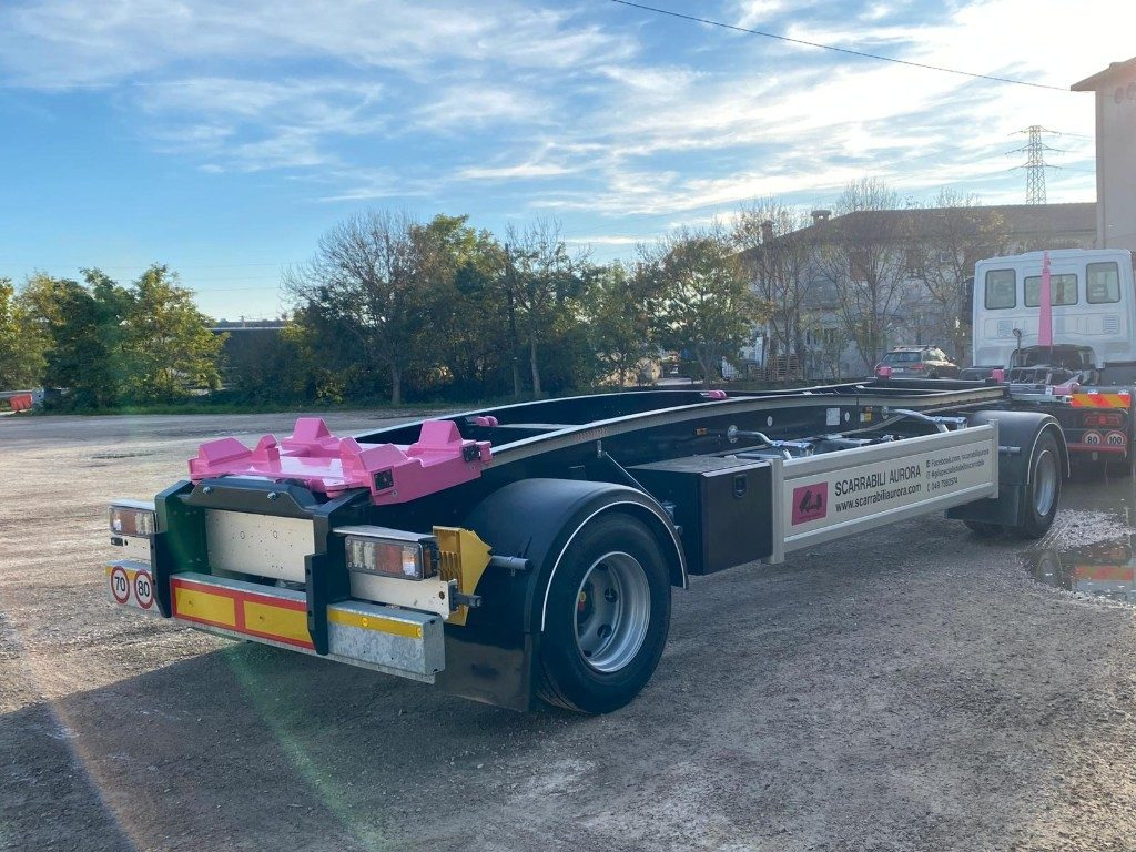 RIMORCHIO SCARRABILE IT RUNNER 20HN - Trailer lewati: gambar 1 RIMORCHIO SCARRABILE IT RUNNER 20HN - Trailer lewati: gambar 1