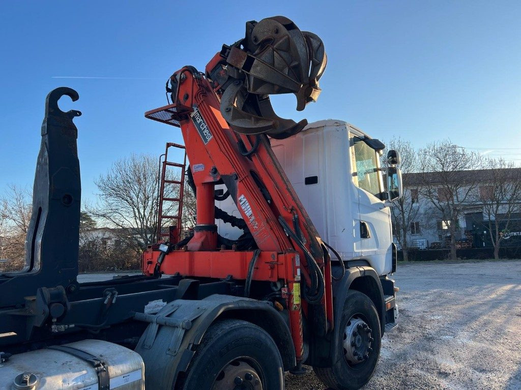 SCANIA CV R124 SCARRABILE CON GRU E POLIPO - Hook lift: gambar 5 SCANIA CV R124 SCARRABILE CON GRU E POLIPO - Hook lift: gambar 5