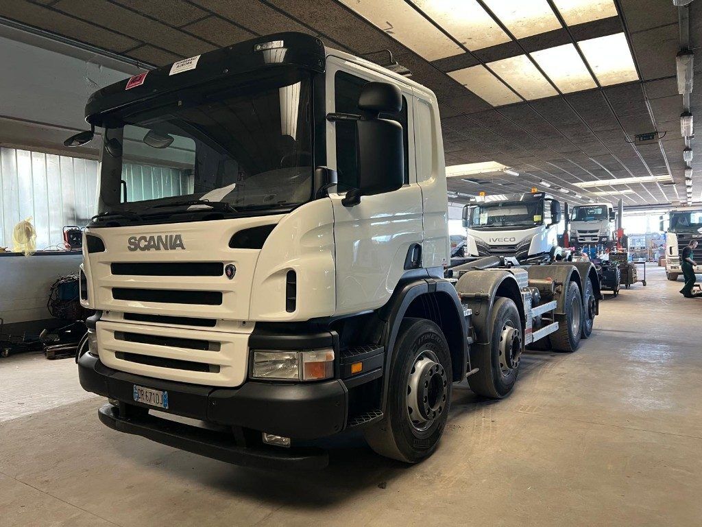 SCANIA CV420 USATO SCARRABILE - Hook lift: gambar 1 SCANIA CV420 USATO SCARRABILE - Hook lift: gambar 1