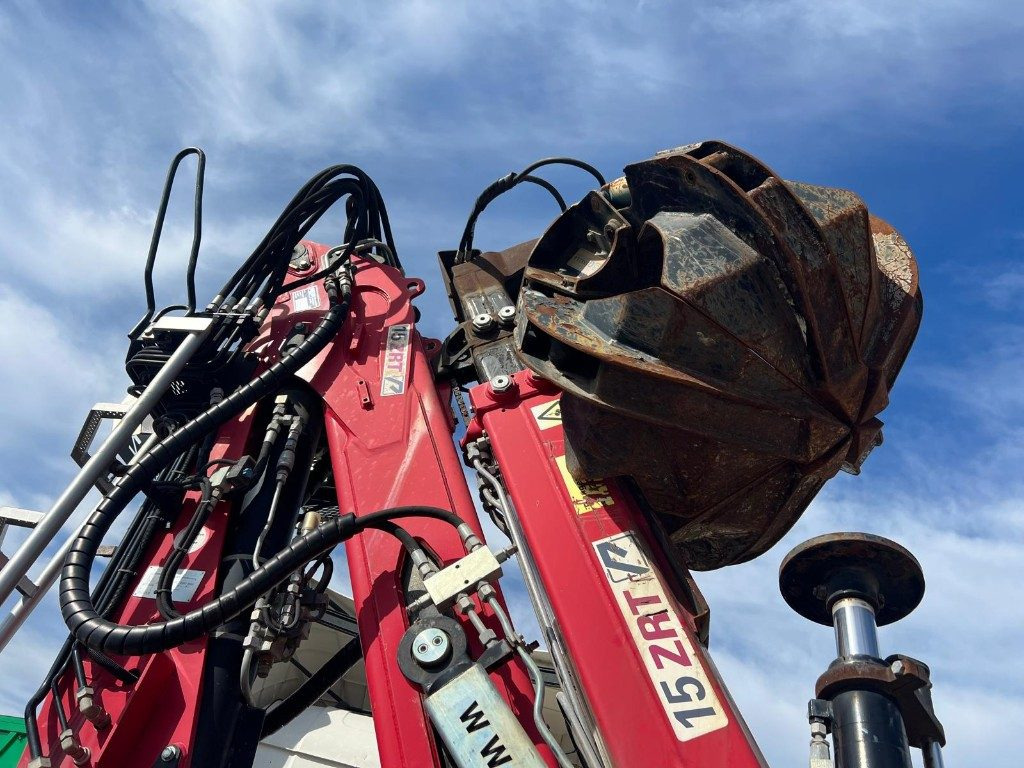 TECNOKAR SEMIRIMORCHIO TECNOKAR SCARRABILE CON GRU - Semi-trailer pengangkut mobil: gambar 3 TECNOKAR SEMIRIMORCHIO TECNOKAR SCARRABILE CON GRU - Semi-trailer pengangkut mobil: gambar 3