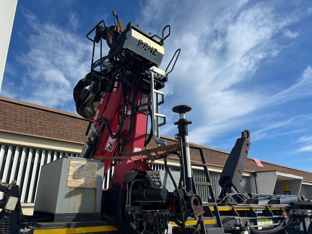 TECNOKAR SEMIRIMORCHIO TECNOKAR SCARRABILE CON GRU - Semi-trailer pengangkut mobil: gambar 5 TECNOKAR SEMIRIMORCHIO TECNOKAR SCARRABILE CON GRU - Semi-trailer pengangkut mobil: gambar 5