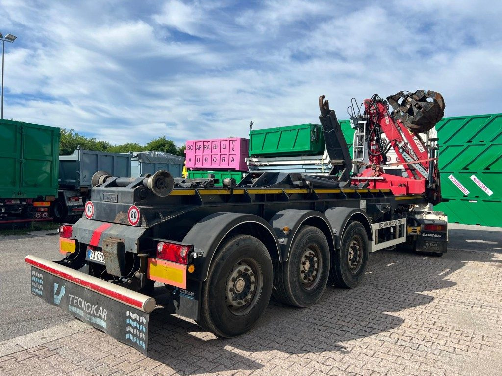 TECNOKAR SEMIRIMORCHIO TECNOKAR SCARRABILE CON GRU - Semi-trailer pengangkut mobil: gambar 2 TECNOKAR SEMIRIMORCHIO TECNOKAR SCARRABILE CON GRU - Semi-trailer pengangkut mobil: gambar 2