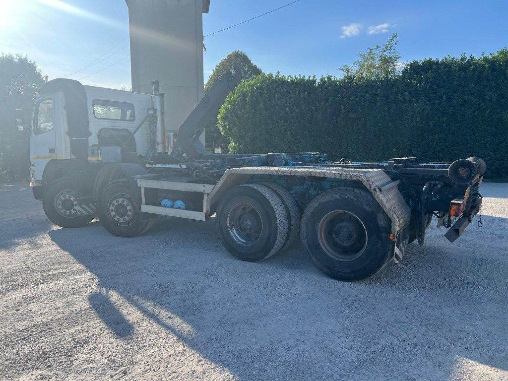 VOLVO FM12 SCARRABILE - Hook lift: gambar 2 VOLVO FM12 SCARRABILE - Hook lift: gambar 2