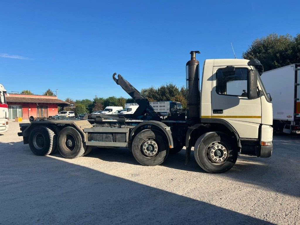 VOLVO FM12 SCARRABILE - Hook lift: gambar 4 VOLVO FM12 SCARRABILE - Hook lift: gambar 4