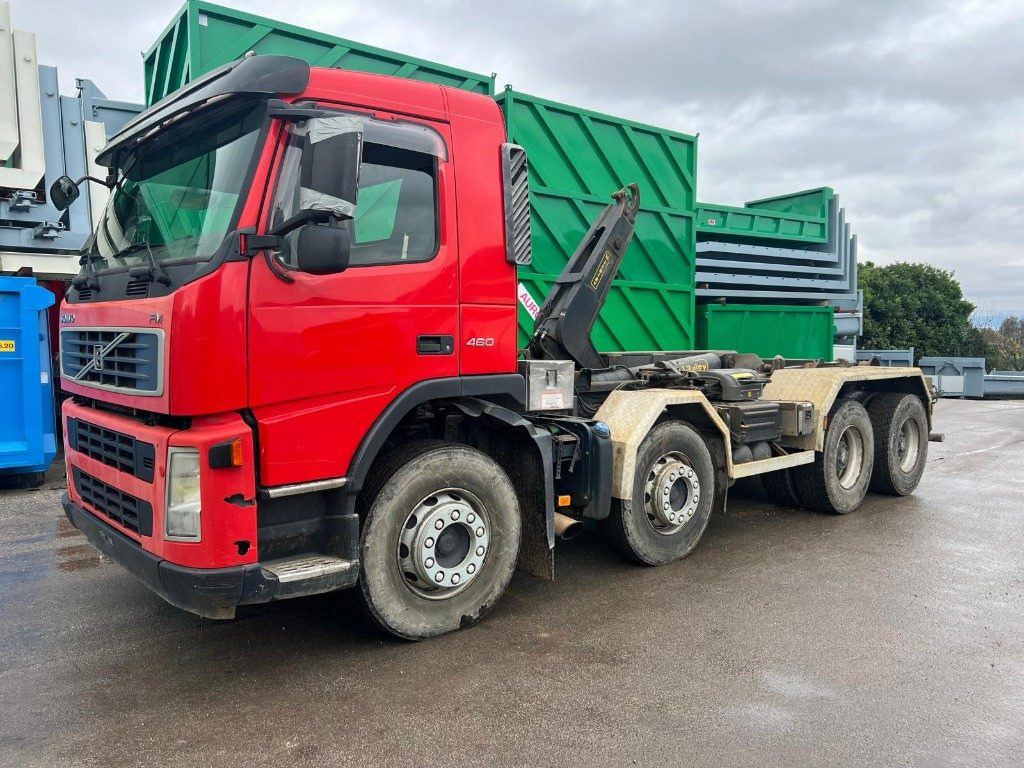 VOLVO FM460 SCARRABILE 8X4 - Hook lift: gambar 1 VOLVO FM460 SCARRABILE 8X4 - Hook lift: gambar 1