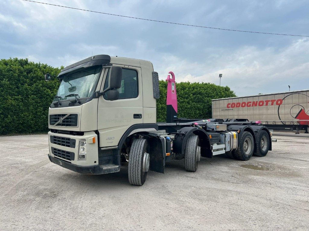 VOLVO FM480 SCARRABILE 8X4 - Hook lift: gambar 1 VOLVO FM480 SCARRABILE 8X4 - Hook lift: gambar 1
