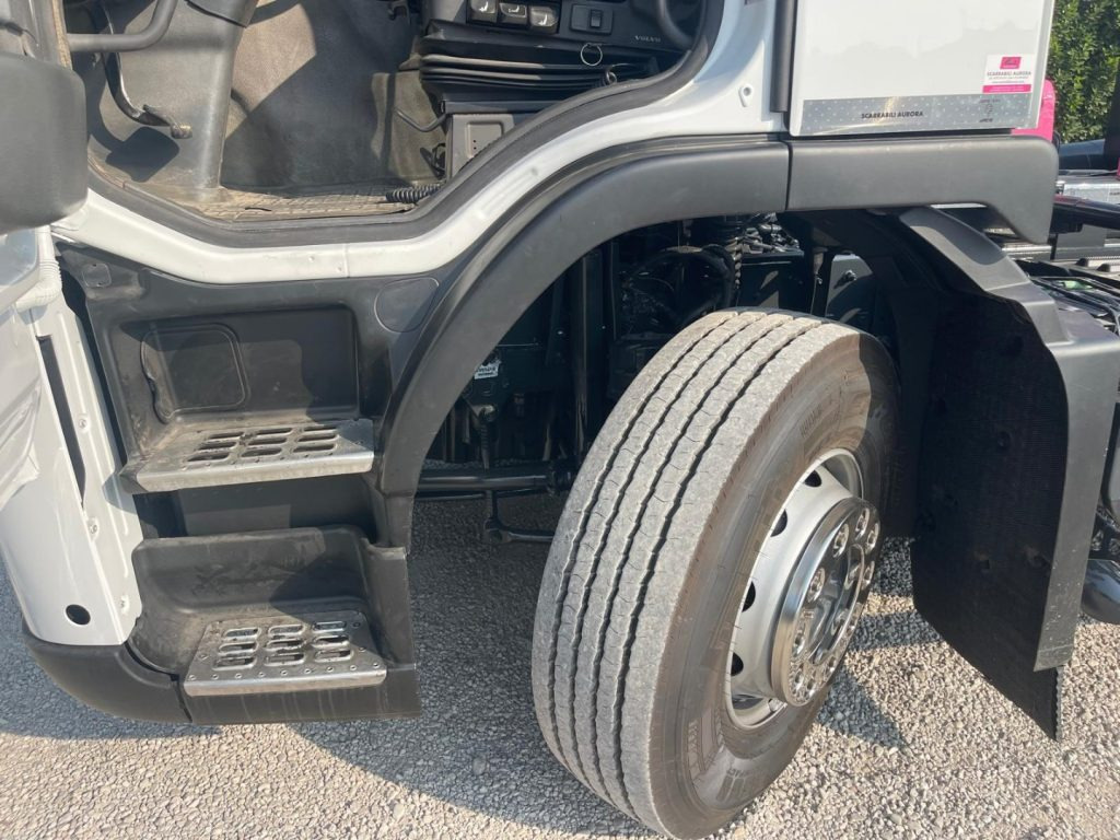 VOLVO FM9 SCARRABILE - Hook lift: gambar 3 VOLVO FM9 SCARRABILE - Hook lift: gambar 3