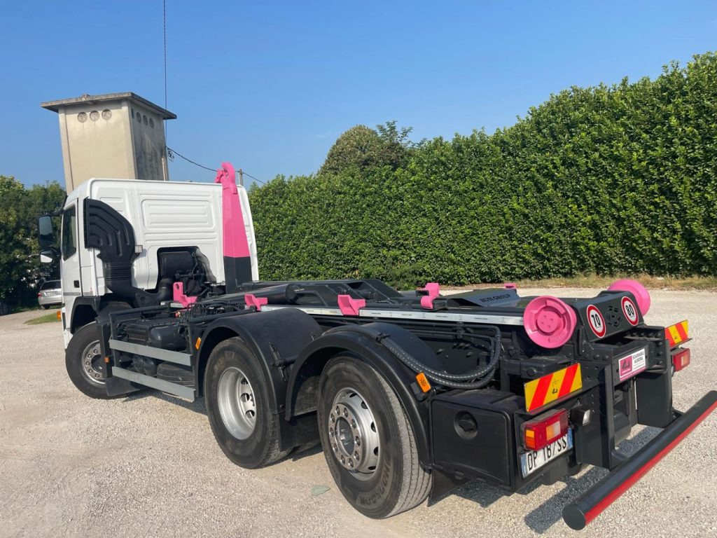 VOLVO FM9 SCARRABILE - Hook lift: gambar 5 VOLVO FM9 SCARRABILE - Hook lift: gambar 5