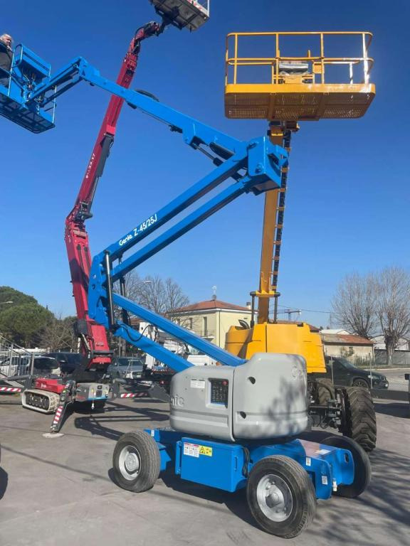Genie Z45/25 - Boom artikulasi: gambar 1 Genie Z45/25 - Boom artikulasi: gambar 1