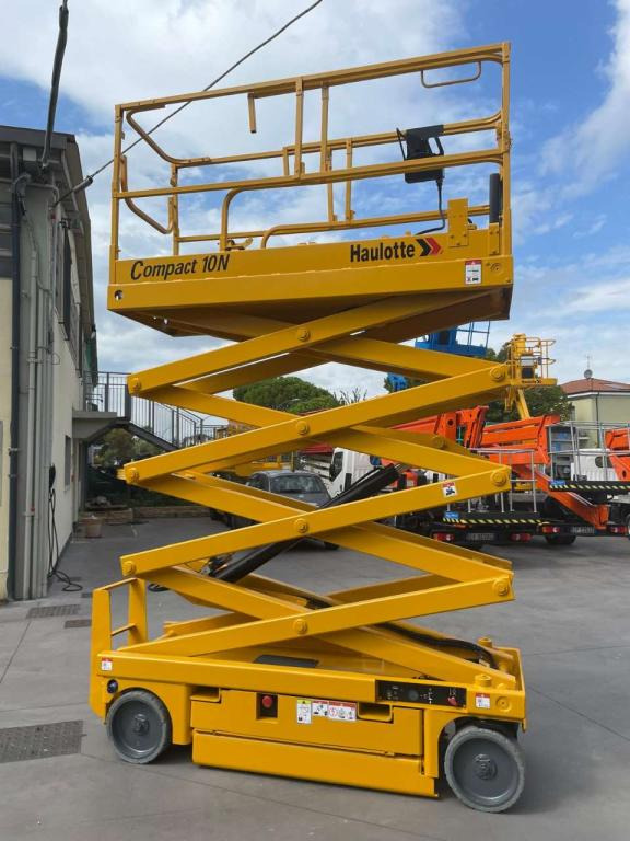 Haulotte COMPACT 10N - Scissor lifts: gambar 1 Haulotte COMPACT 10N - Scissor lifts: gambar 1
