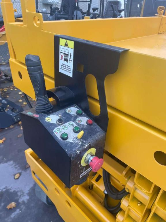 Haulotte COMPACT 12 - Scissor lifts: gambar 2 Haulotte COMPACT 12 - Scissor lifts: gambar 2