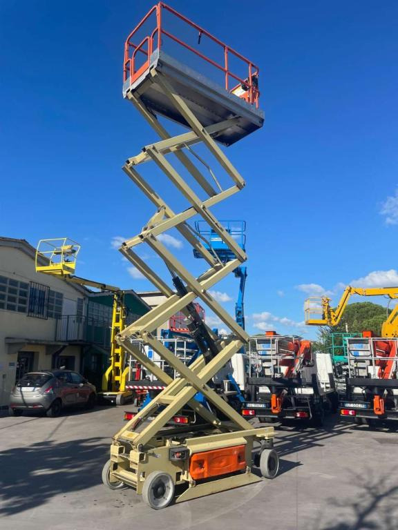 JLG 3246ES - Scissor lifts: gambar 1 JLG 3246ES - Scissor lifts: gambar 1