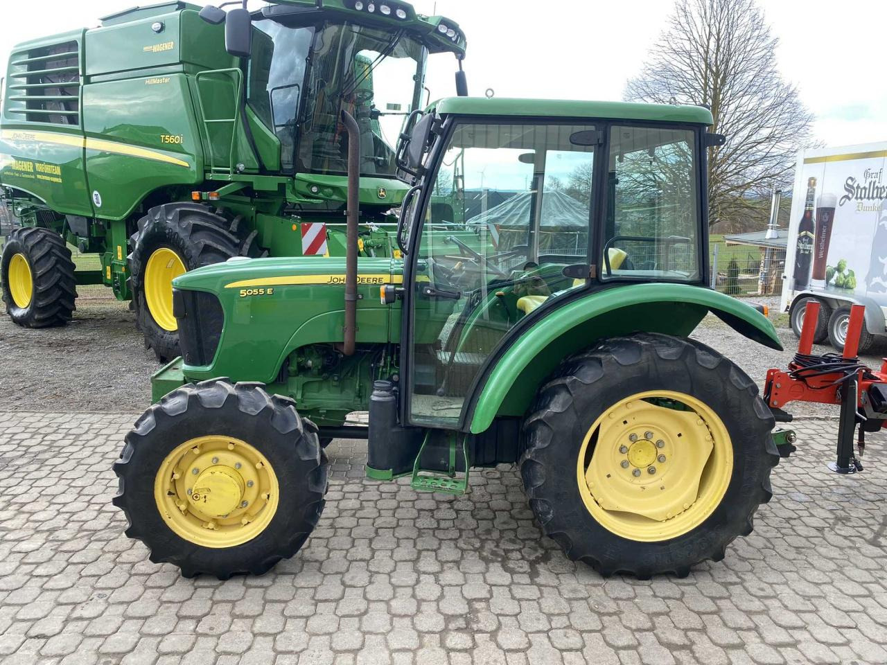 John Deere 5055E - Traktor: gambar 4 John Deere 5055E - Traktor: gambar 4