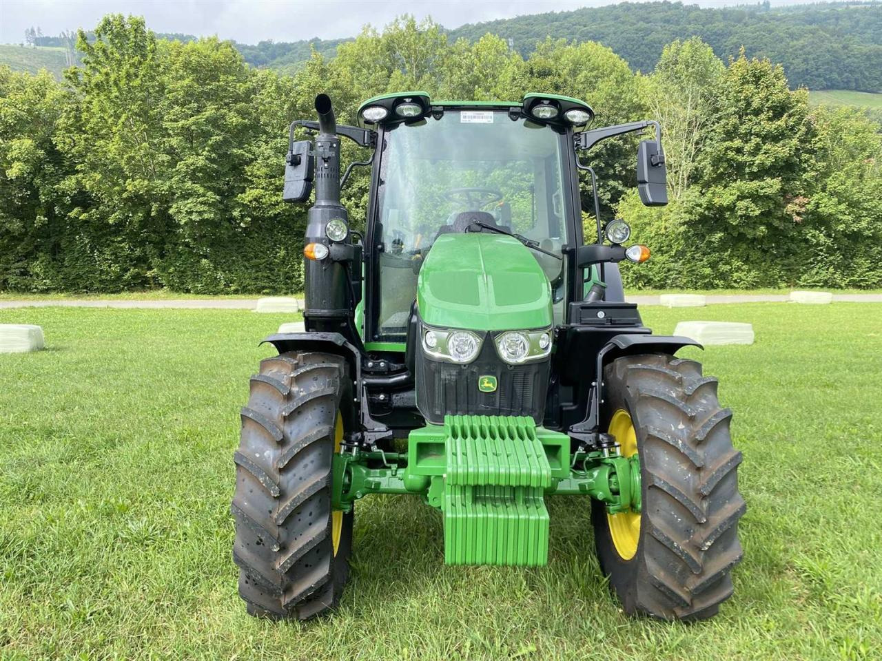 John Deere 6100 M AutoQuadEco - Traktor: gambar 2 John Deere 6100 M AutoQuadEco - Traktor: gambar 2