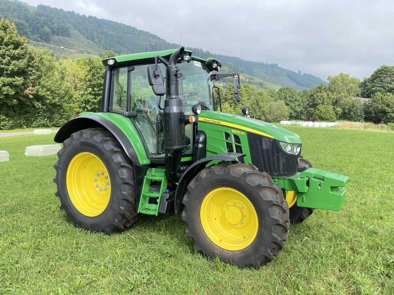 John Deere 6100 M AutoQuadEco - Traktor: gambar 1 John Deere 6100 M AutoQuadEco - Traktor: gambar 1